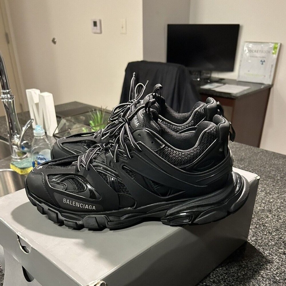 Size 12 / 45 - Balenciaga Track Triple Black - Picture 2 of 4